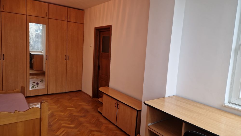 Dau în chirie apartament cu 3 camere str Grigorescu, aproape de UMF