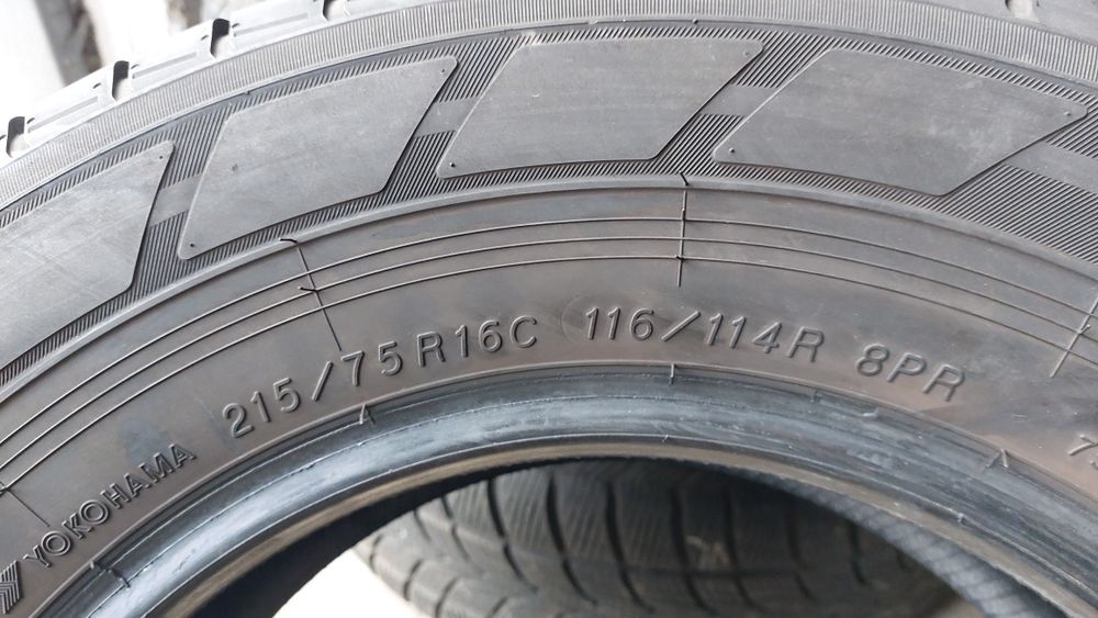 Гуми за Бус 215 75 16 C Yokohama BluEarth  Van 4 броя