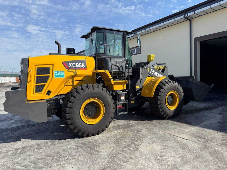 Фронталный погрузчик XCMG XC958 3.2