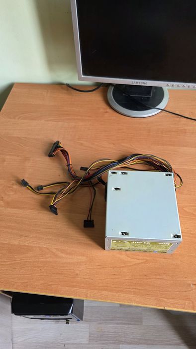 Продается блок питание  400 ватт