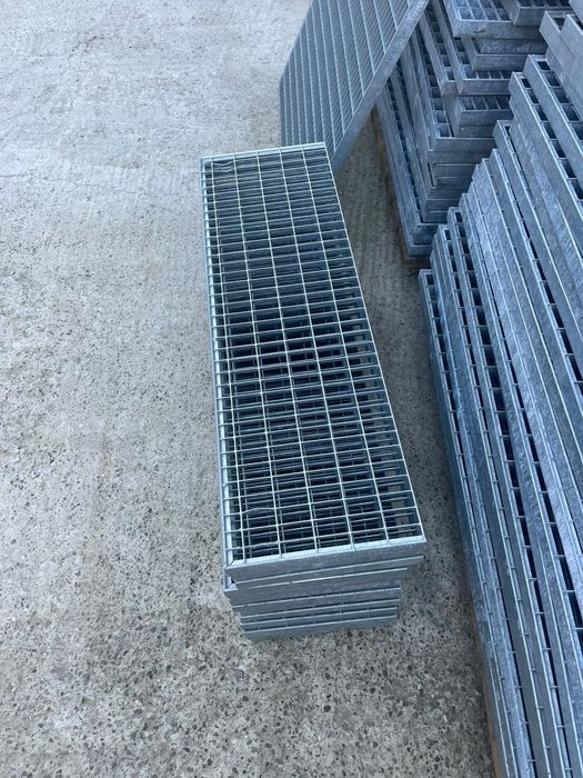 Trepte zincate galvanizate