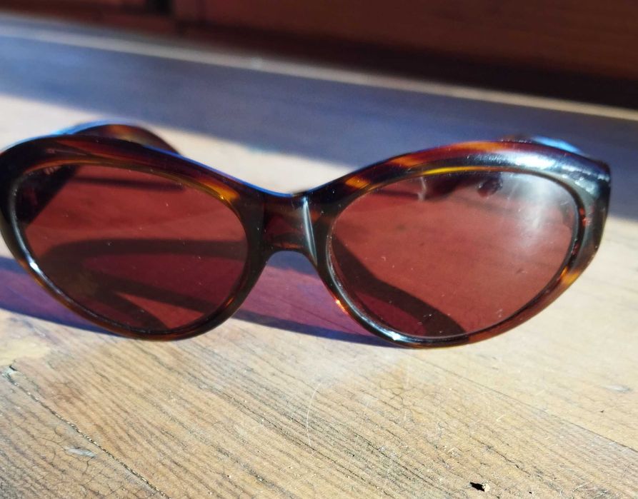 Солнцезащитные очки брендовые