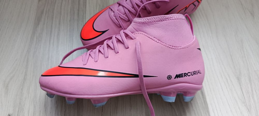 Vând adidași fotbal măsură 35.5 Nike Mercurial