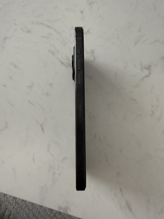 Продам Iphone 15 1 tb