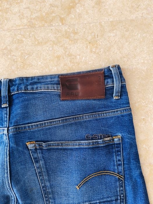 Vând blugi G-Star raw