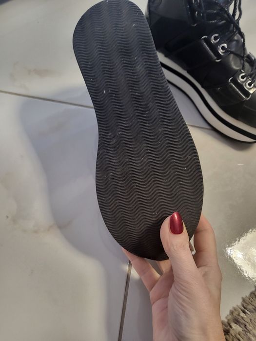 Маркови боти Armani