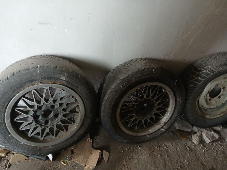 Продается запчасти на Мазду 626