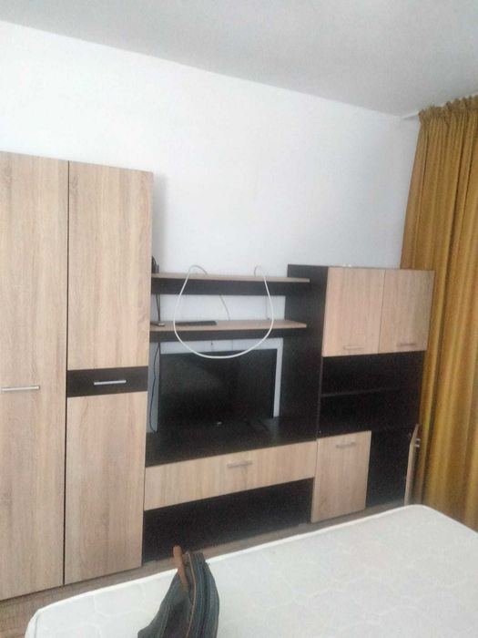 Închiriez garsonieră confort 1 in bloc de apartamente