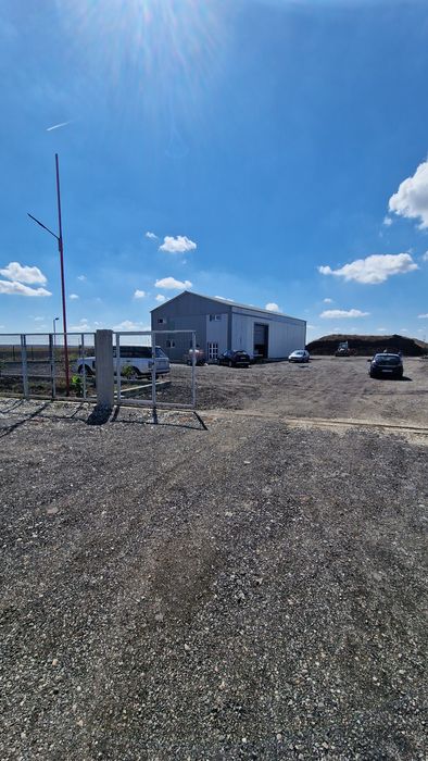 Inchiriez Hala , în apropiere de Slatina (2km)