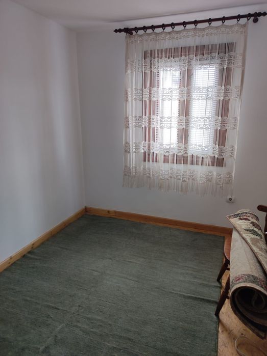 Vand apartament cu 3 camere