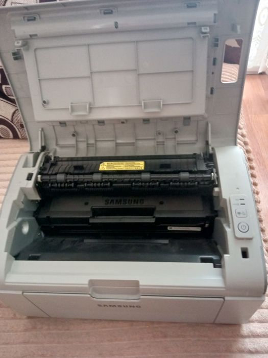 Принтер samsung.