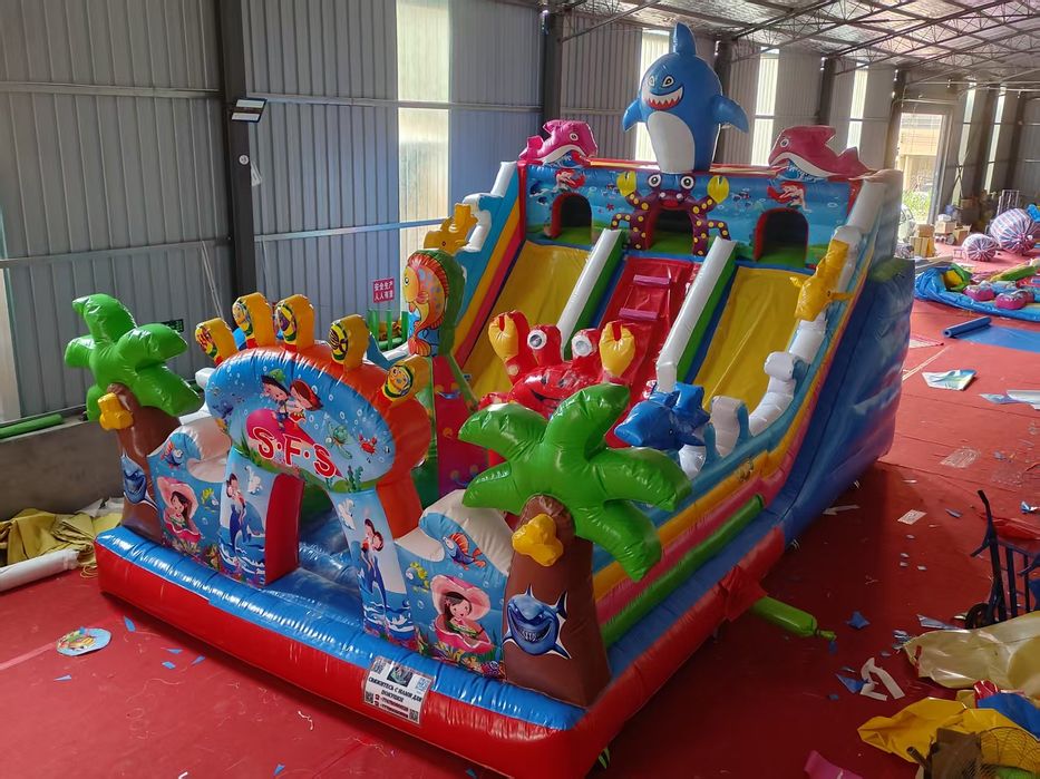 Детский надувной батут продам новый