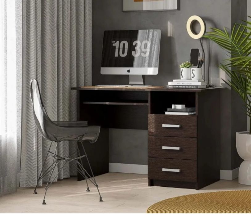 Продаётся компьютерный стол