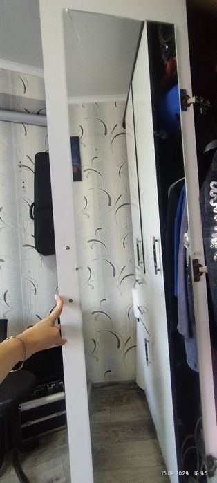 диван, стол зеркало итд