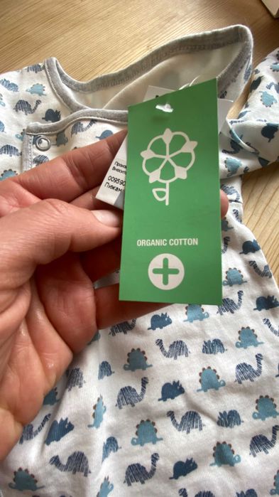 Чисто ново памучно боди, както си е в кутията.