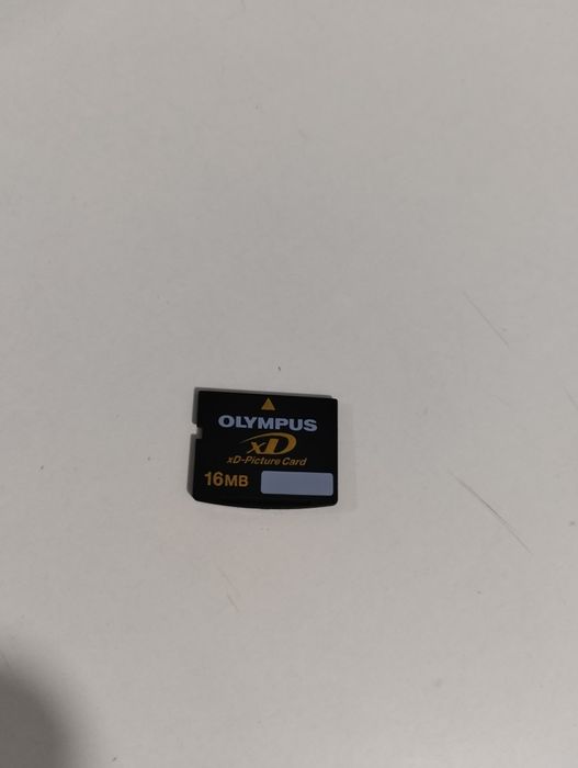 Фотоаппарат с флешкой.