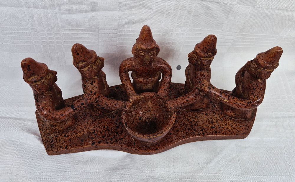 Figurină veche Cercul de Prieteni Tarahumara din lut roșu 30cm, handmade.