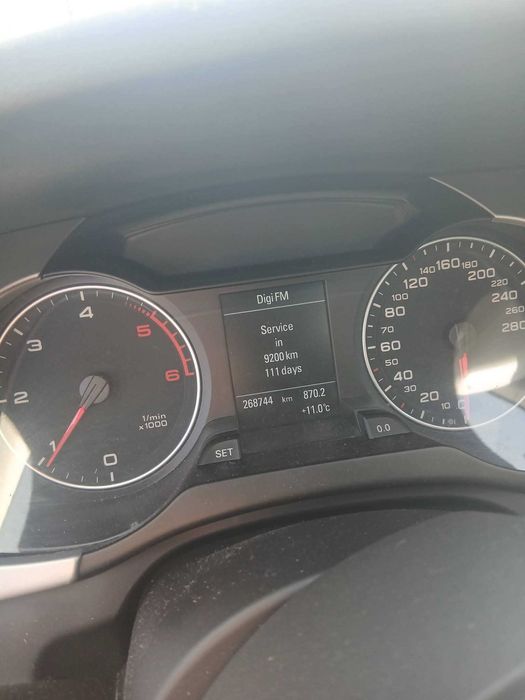 Audi a4 b8 mașină in stare buna