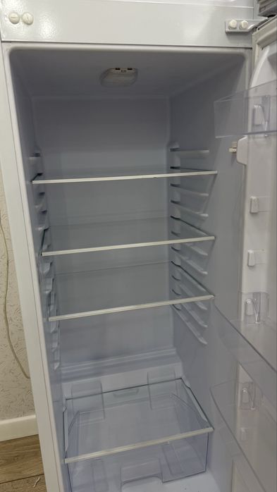 Холодильник Бирюса