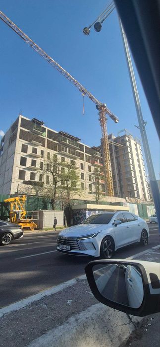стоящаяся Новостройка СРОЧНО (ЖК Ipak Yoli 200м президентсой дороги)
