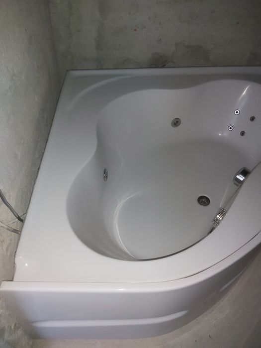 Vând cadă cu jacuzzi