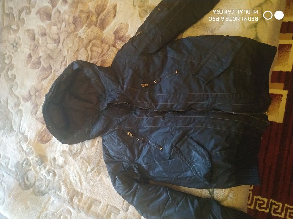 Продаётся куртка на мальчика, в нормальном состоянии.