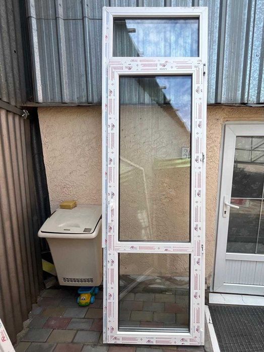 Балконная дверь продам