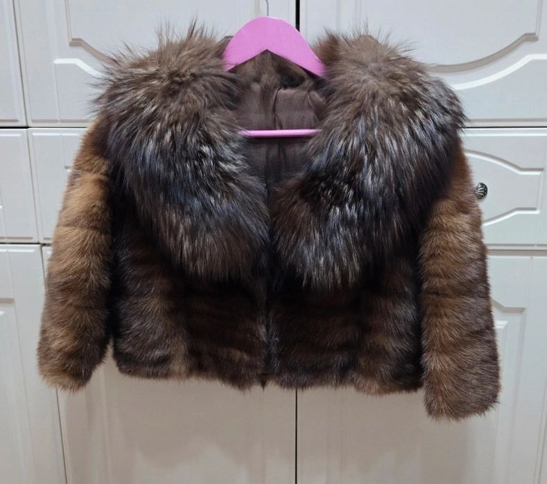 Blăniță scurtă de nurca cu guler vulpe