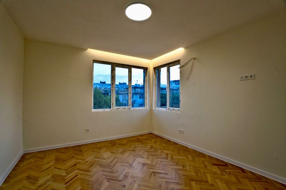 Продава се Четиристаен апартамент в Варна, Лятно кино Тракия - 120 кв.м за 2159 €/кв.м - Снимка #9