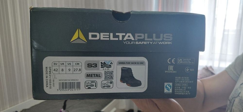 Продам спец обувь Deltaplus safety