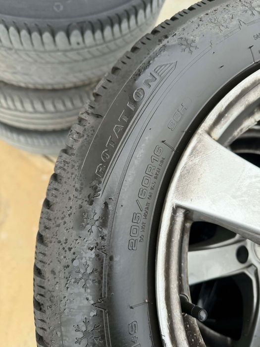 Джанти със зимни гуми Дънлоп