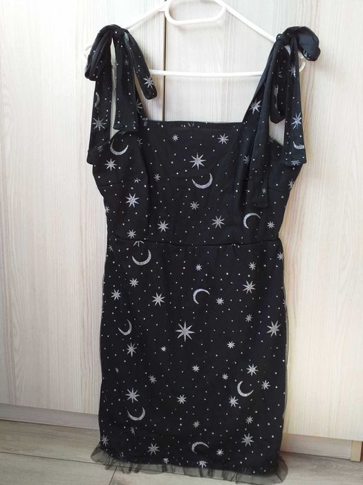 Rochie neagra detalii metalice