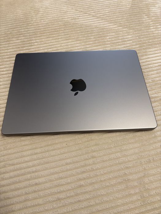 MacBook Pro 14” Apple M1 Pro 16GB RAM / 1TB SSD – stare foarte bună, cutie originală