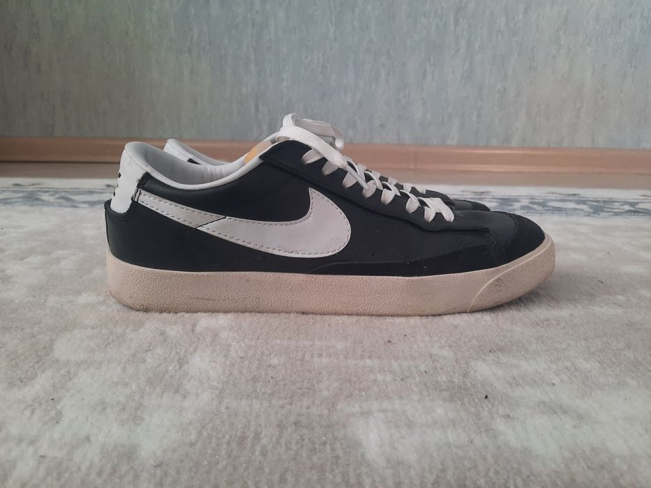 Продам кроссовки