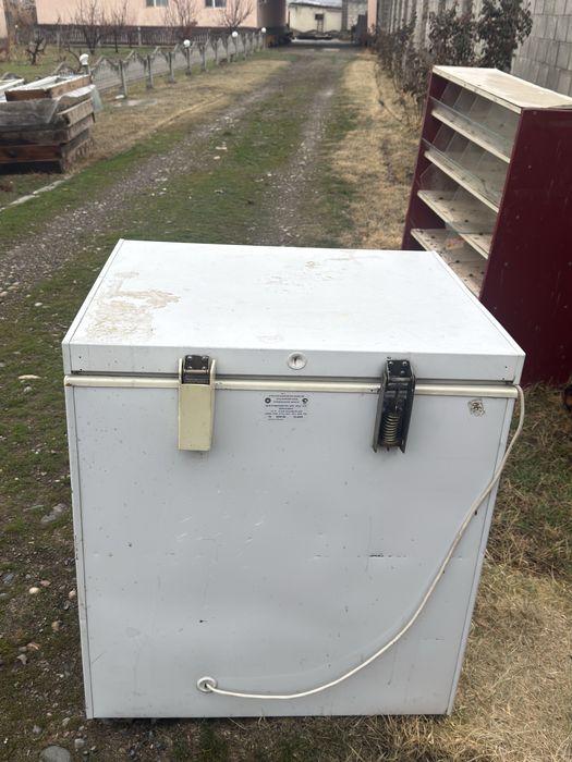 Морозильник продается