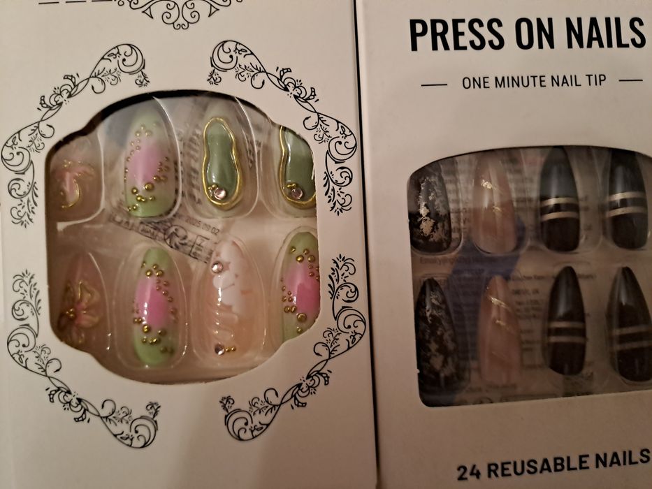 Маникюри за лепене 25 лв