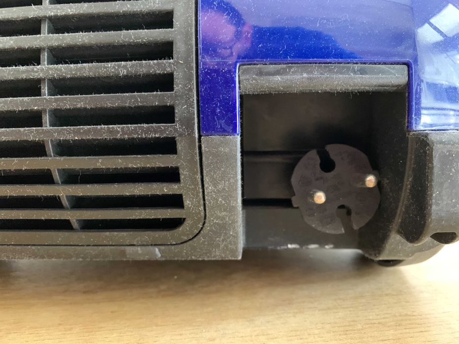 Прахосмукачка Philips FC9326 PowerPro Compact 750W с кош + накрайници