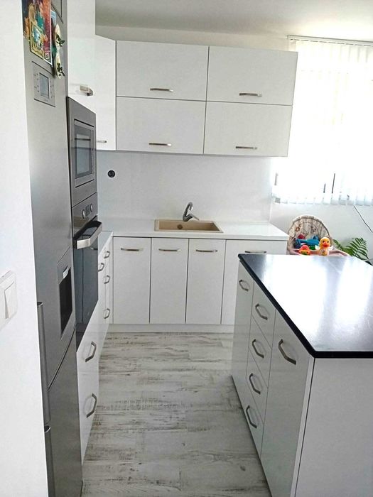 Продава се Тристаен апартамент в Стара Загора, Железник - изток - 136 кв.м за 1236 €/кв.м - Снимка #1