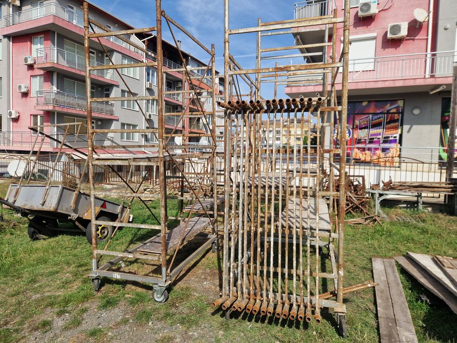 Вътрешни и външни мобилни скелета под наем.Височина по избор