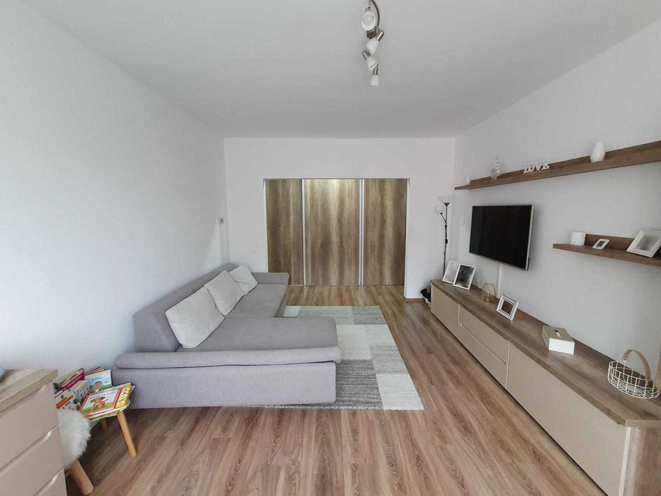 Apartament 2 camere, zona Roata Făget