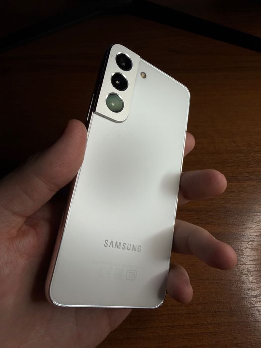 Samsung S22 Белый 128 Гб