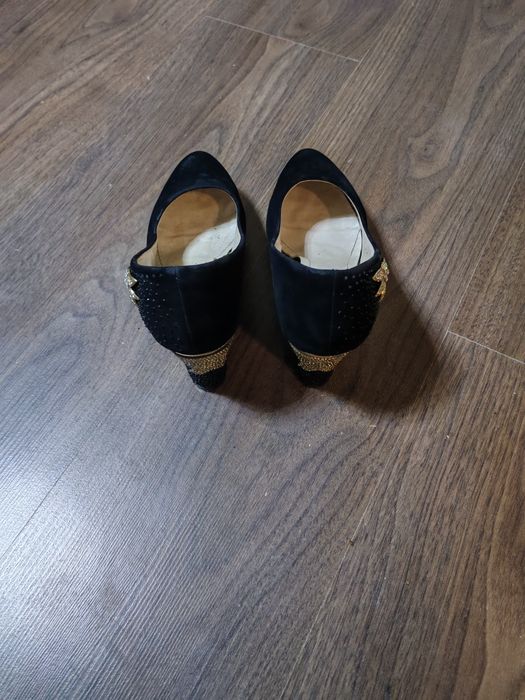 Jenskiy oyoq kiyimla arzon narxlada