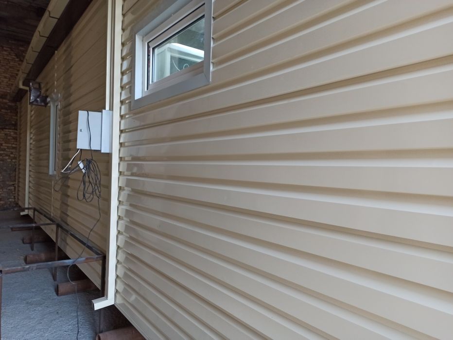 Утеплённая жилая бытовка готовая к эксплуатации.