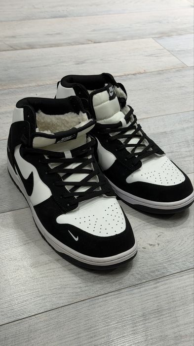 Кроссовки Nike зимние.