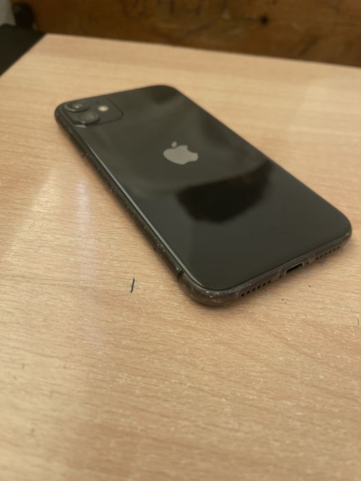 iPhone 11 64G…..