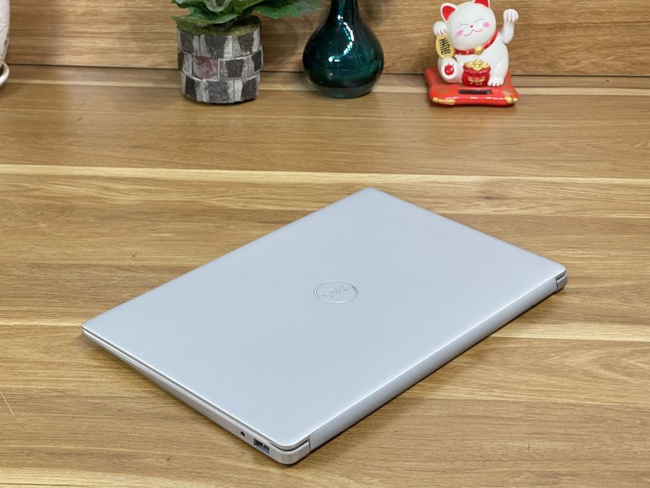 Dell Inspiron 5000 13 core i3 10110u 4Gb 128Gb