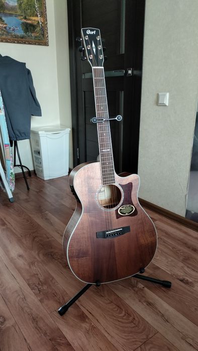 Гитара электроакустическая