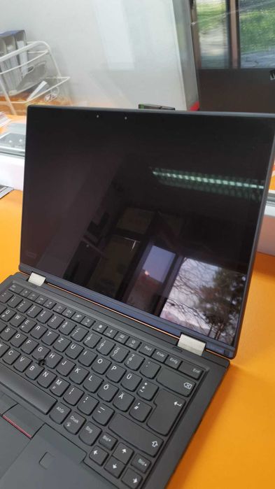 Lenovo Thinkpad I7 8565u, 16gb, 512 nvme  Yoga L390 Touch Screen