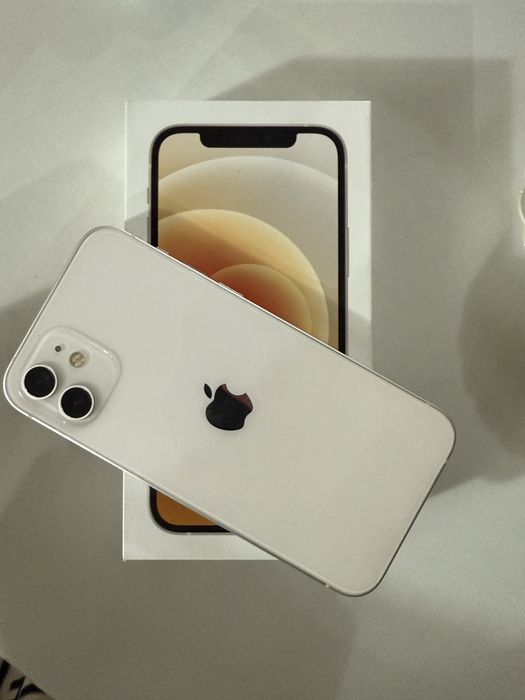 Айфон 12, в белом цвете