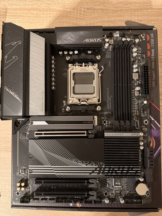 Placa de baza Gigabyte B650 AORUS ELITE AX V2